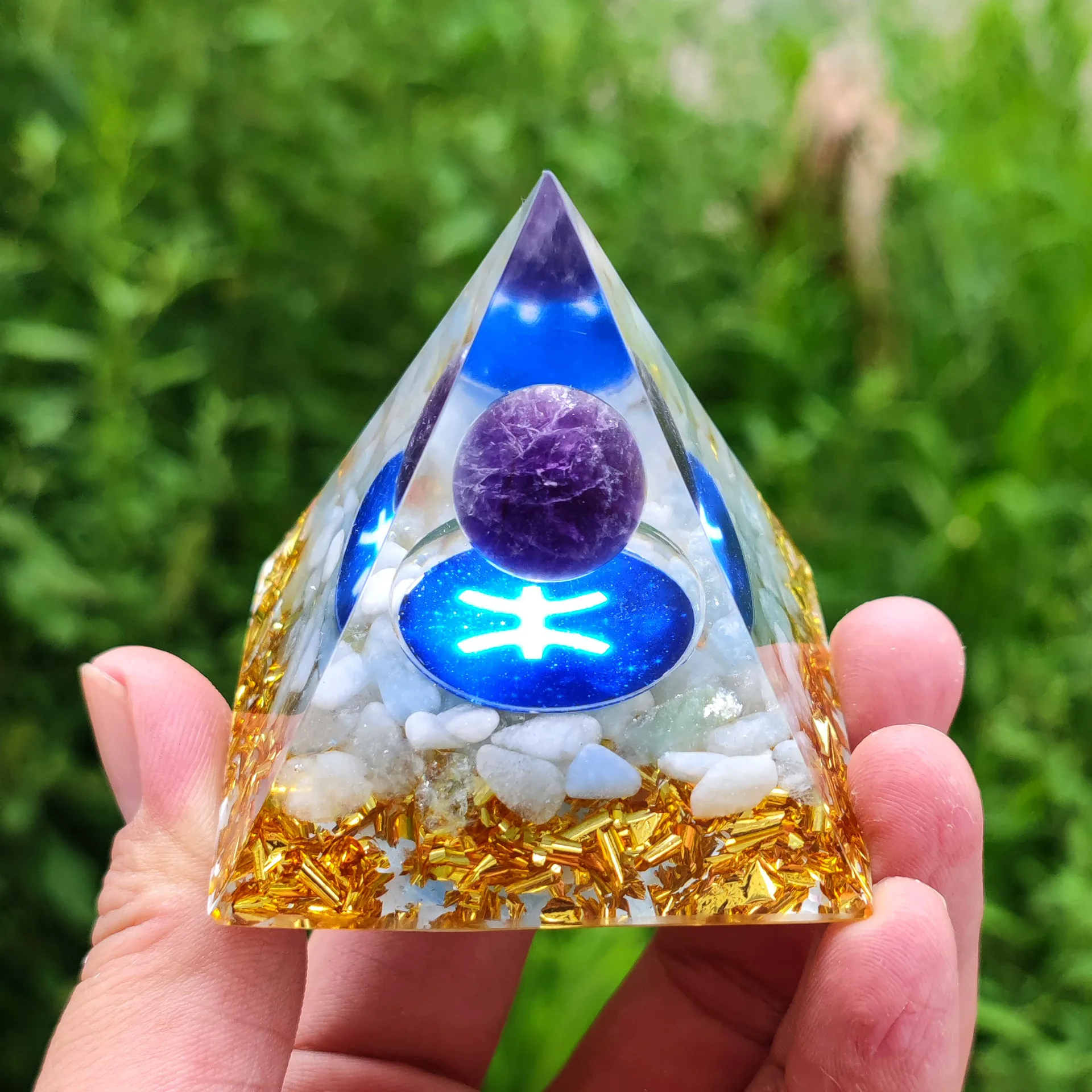 Crystal Ball Crushed Stone Pyramid Home Crafts Resin Decor Reiki Natural Mineral Crystal 12 Constellation Oganite Pyramid
