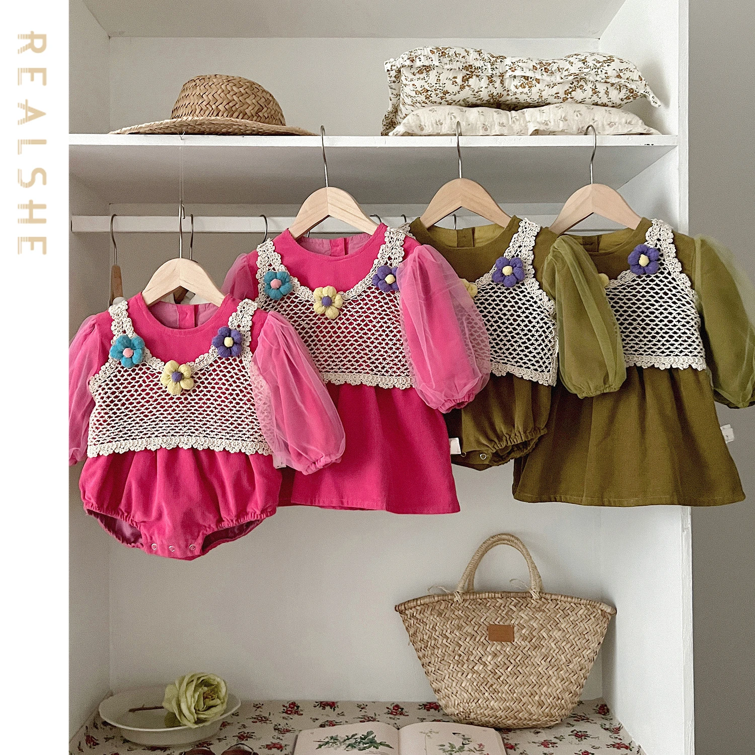 

Infant Newborn Baby Girl Clothes Sets Long Sleeve Romper Floral Lace Vest 2PCs Outfits Sweet Baby Autumn Clothing Set