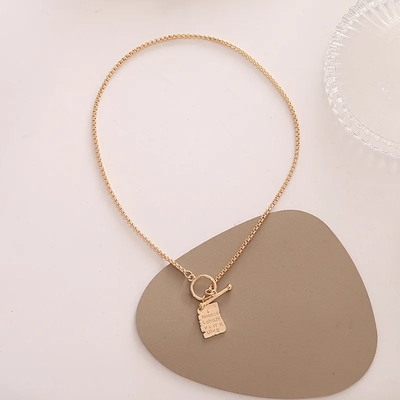 

Fashion light luxury niche high-end simple and versatile necklace