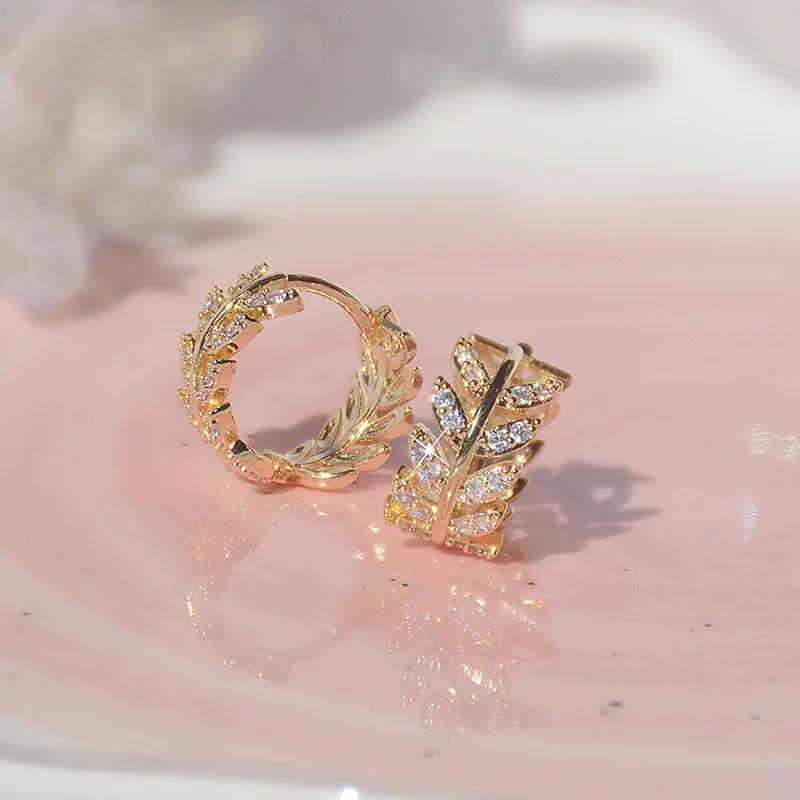 

Delicate Earring Gold Willow Leaf Flash Net Red Cold Wind Ear Stud Female