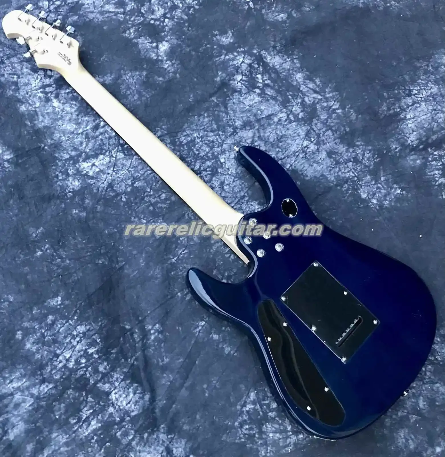 Доступно разноцветный Petrucci Trans Blue Стеганый кленовый топ JP6 Электрогитара