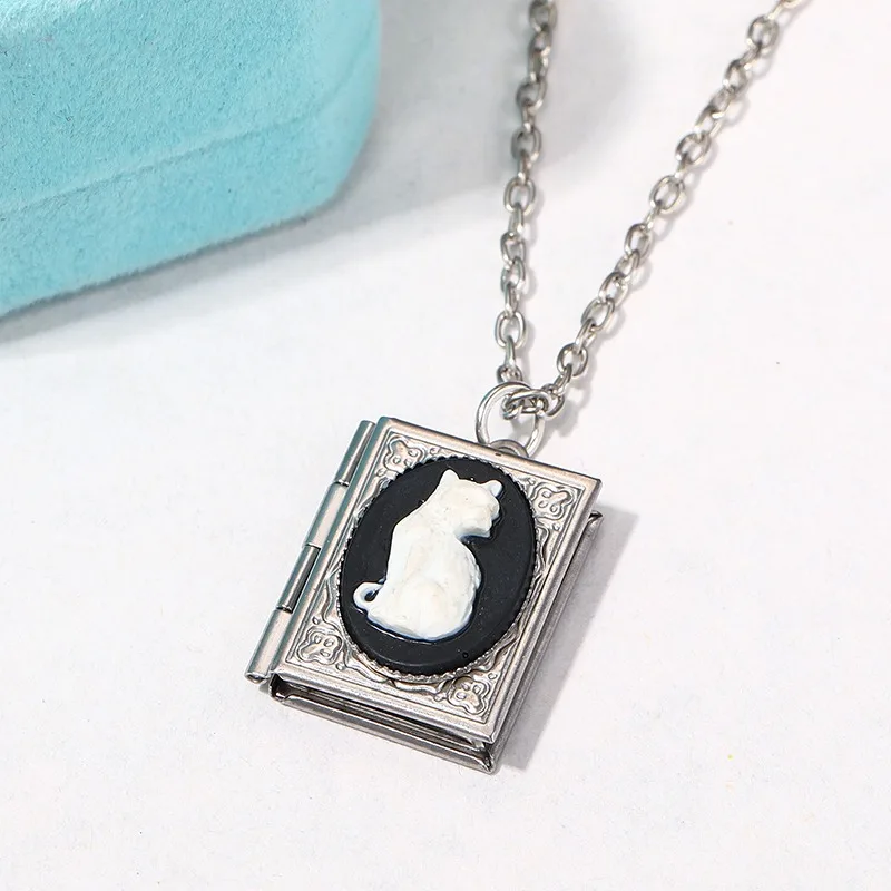 Благородное ожерелье с подвеской в виде белого кота фотоальбом котом аксессуары