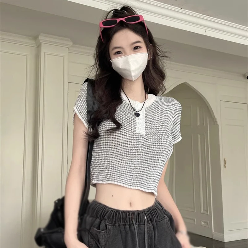 Женский короткий топ в полоску футболка контрастных цветов с коротким рукавом