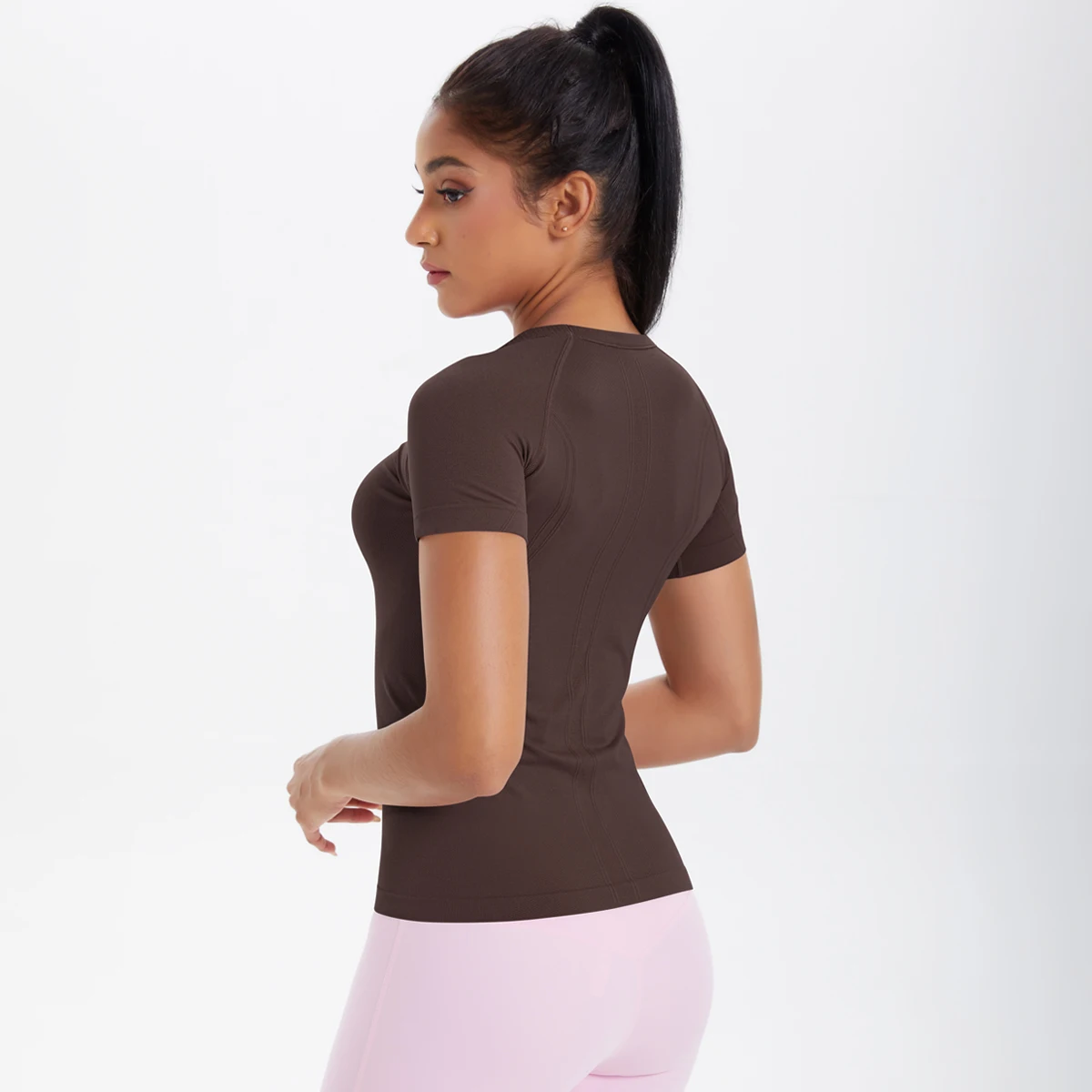 Фото Спортивная футболка Hamidou Slim Seamless для йоги и тренировок, быстросохнущая, дышащая, облегающая, с коротким рукавом, с возможностью нанесения логотипа №2