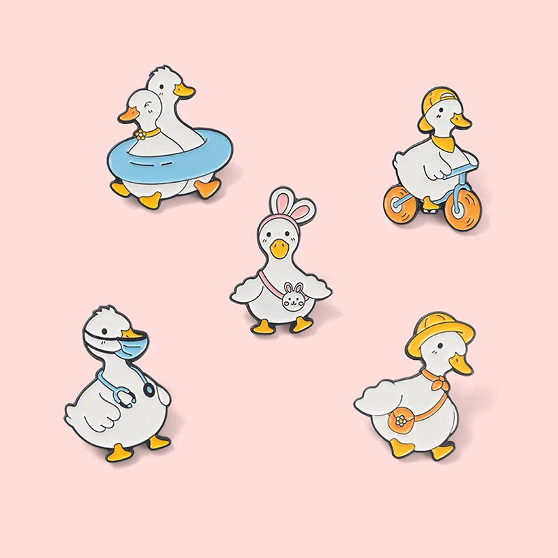 

Cute Ducks Animal Pins Badge Brooch Accessories Hat Lapel Funny Untitled Goose Enamel For Backpacks Jean Gift