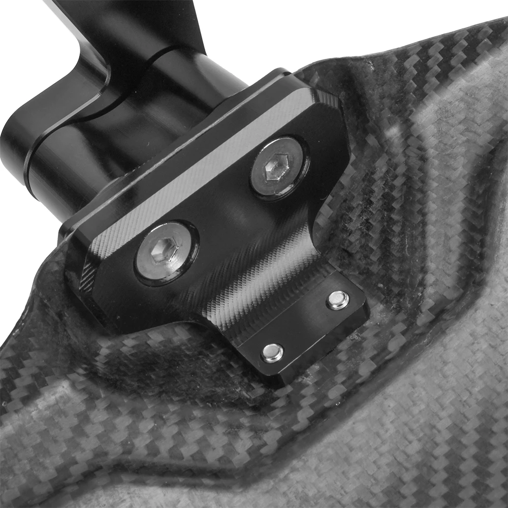 Настоящее углеродное волокно брызговик на заднее колесо со светодиодной