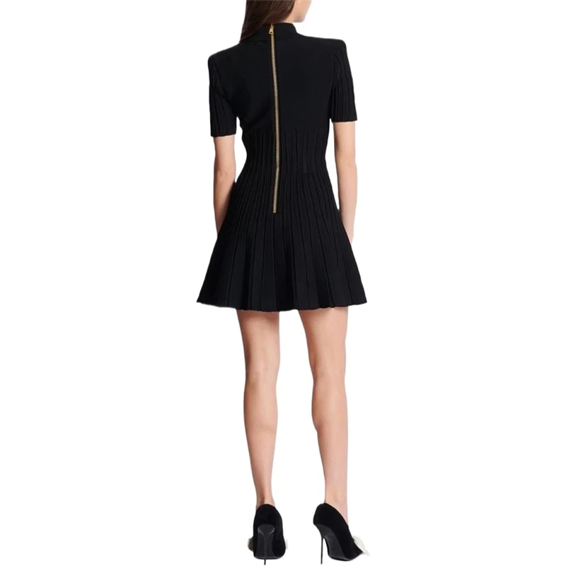 Женский комбинезон с короткими рукавами и пуговицами из бисера