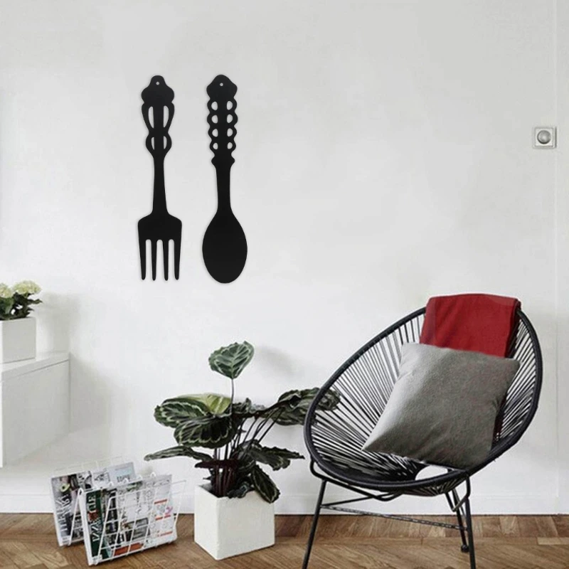 

2pcs Metal Fork Spoon Wall Decor Black Sign Kitchen Rustic Hanging Sculpture Farmhouse Decor for Home Kitchen Room Decor
