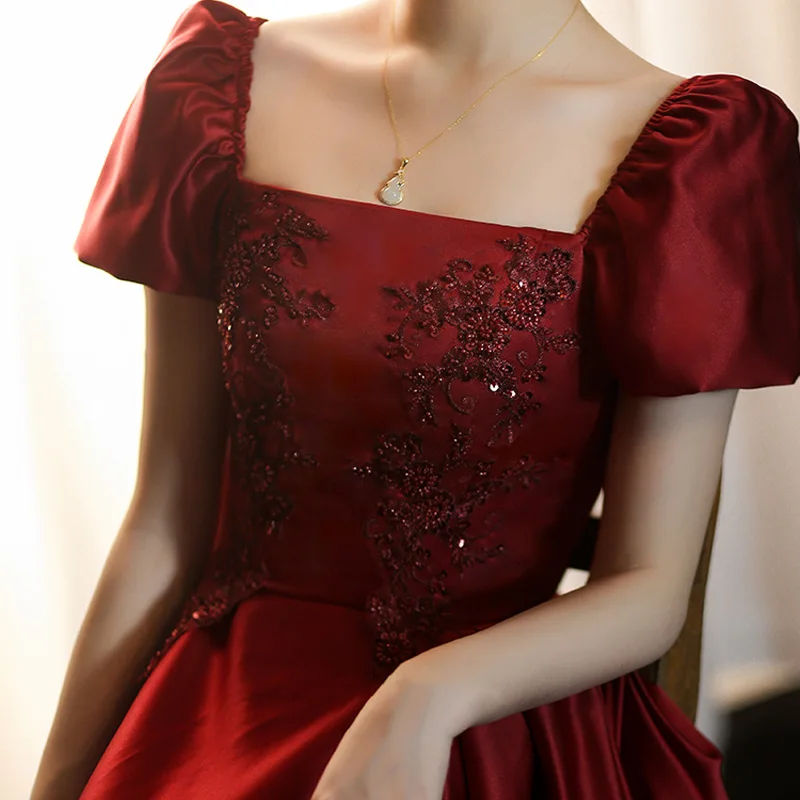 Женское вечернее платье It's Yiiya бордовое атласное большого размера с квадратным