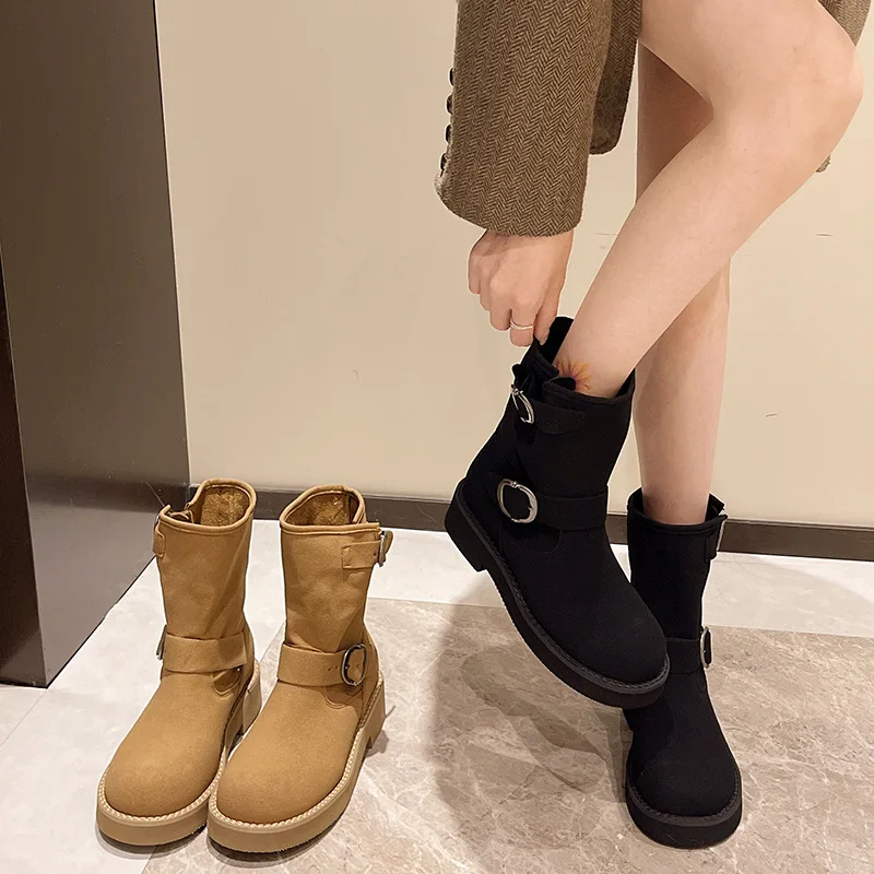 Женские ботинки на плоской подошве осенне-зимние с круглым носком роскошная