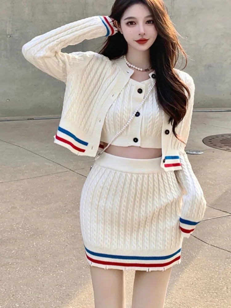 

2022 Autumn Korean Fashion Knitted 3pcs suit crop tops Cardigan Sweater + Camisole + Skirts Set Casual Vest conjuntos de falda