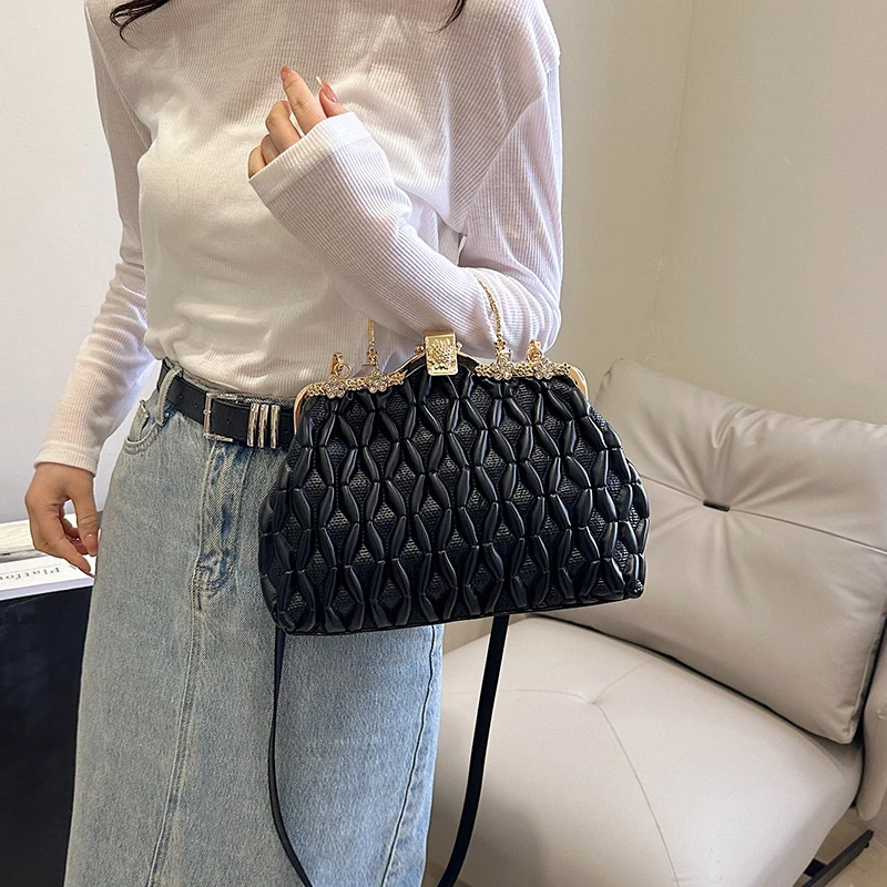 Women's Bag 2023 Trend Shoulder Bag Exquisite Quilted Handbag Fashion Women Crossbody Handbag Pleated Femininity Wedding Clutch
