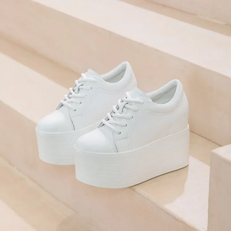 Новые кожаные осенне-весенние ботинки на танкетке из синтетической натуральной