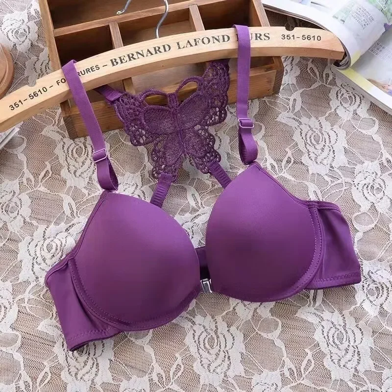 Комплект женского кружевного нижнего белья с чашками пуш-ап