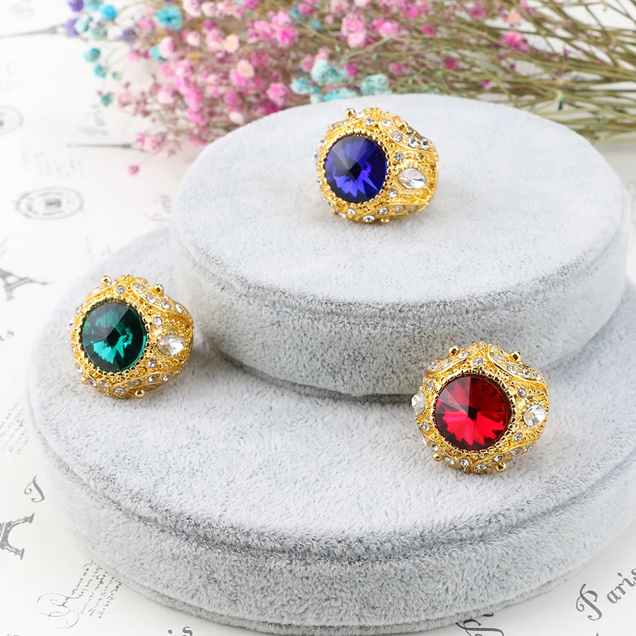 

European Style Retro Satellite Stone Crown Rings For Women Exquisite White Crystal Plating Rings Upscale Female Jewelry Gift