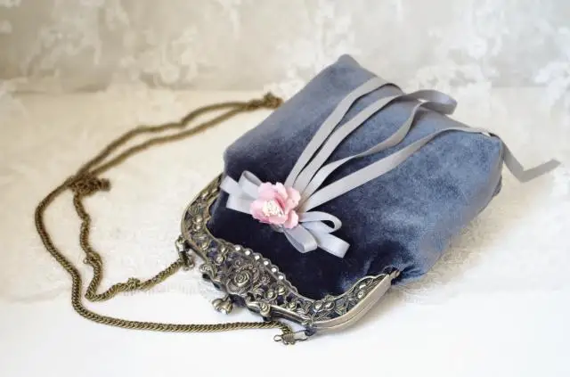Lost In Vinatge Velvet Clutch Simulation Flower Ribbon Bow Exquisite Antique Princess Style Diagonal Cross Handle Grab Purse
