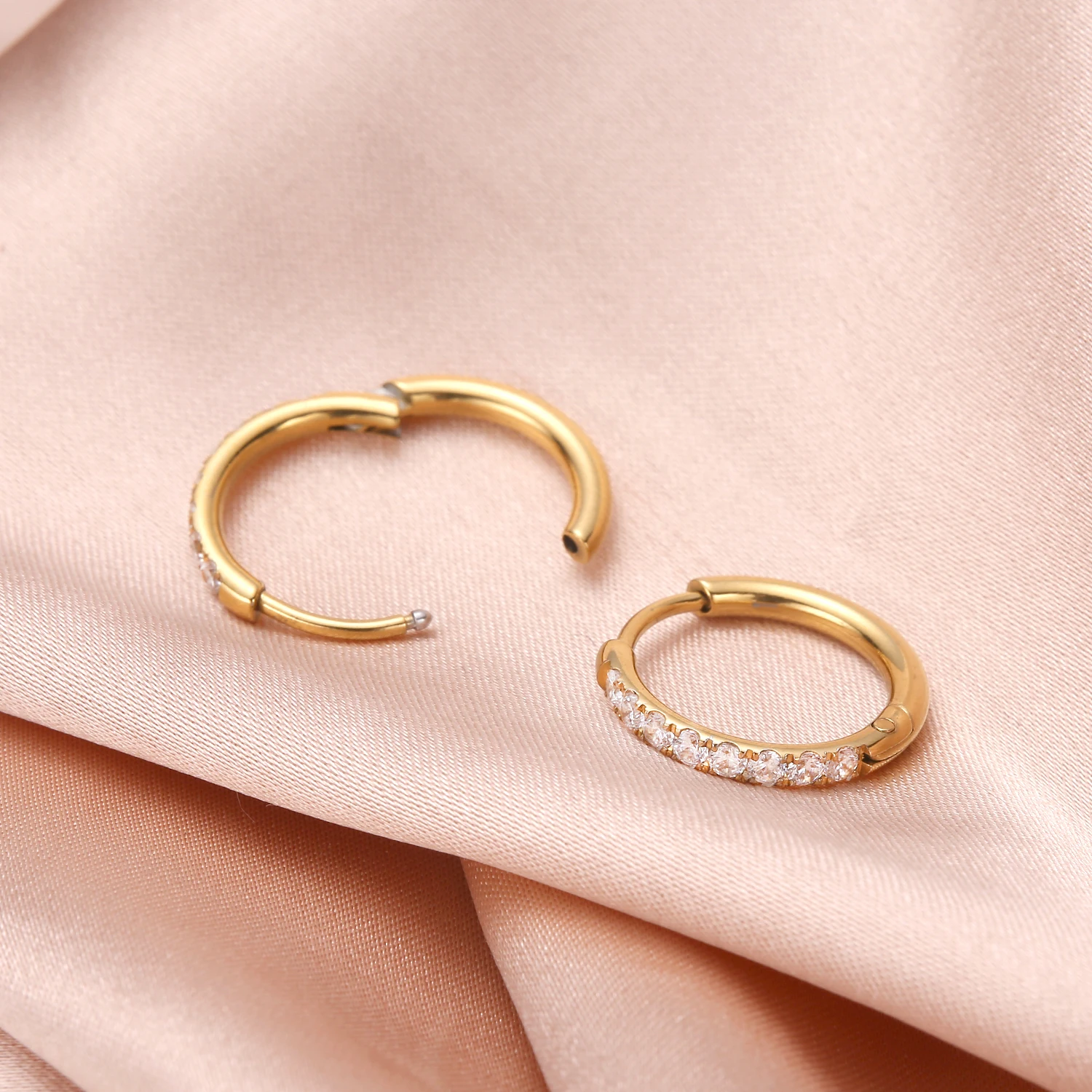 Серьги-кольца VOJO из нержавеющей стали с кубическим цирконием