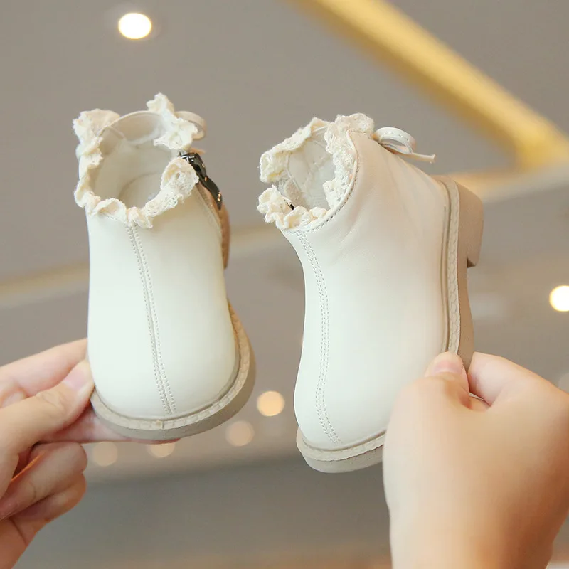 Ботильоны для девочек со шнуровкой и оборками