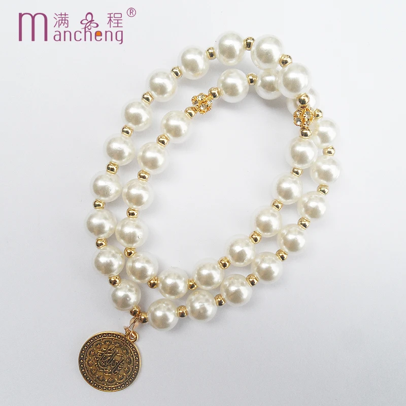 Женская подвеска в виде автомобиля