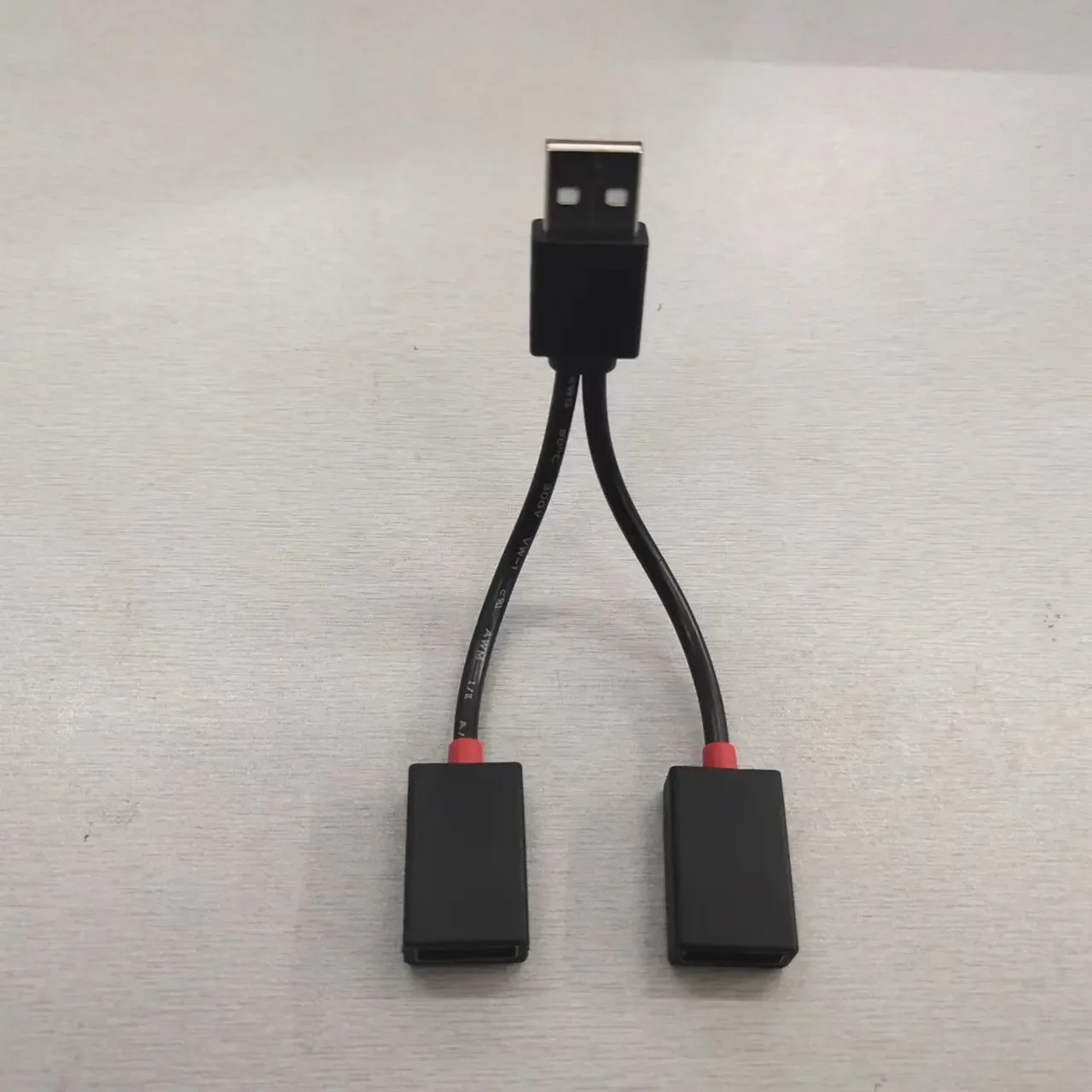 Автомобильный USB-разветвитель 2 в 1