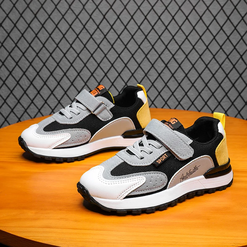 Four Seasons Children's Light Wear-resistant Casual Sports Shoes for Boys 2022 Running Shoes for Girls with Walking Shoes