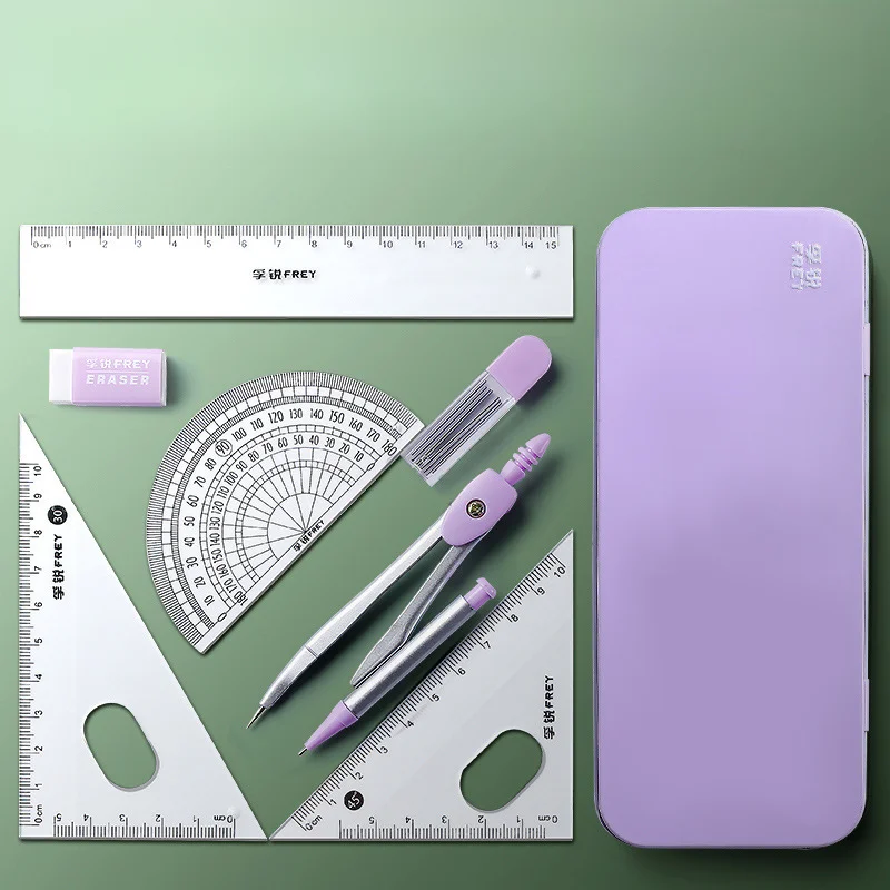 

Набор из 7 линеек с металлической коробкой