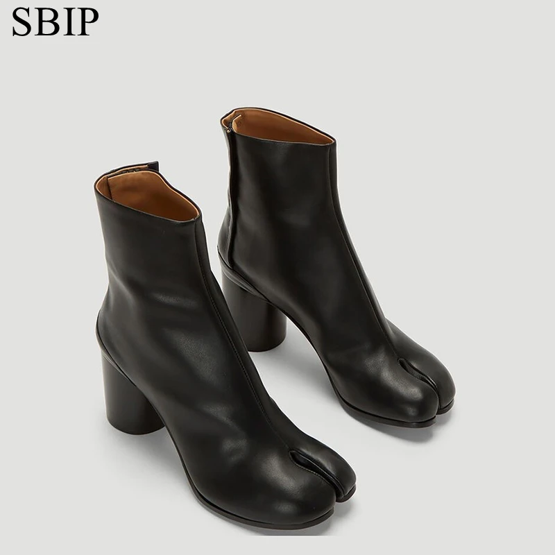 2022 New tabi shoes Split toe boots horseshoe high heel short boots Women Boots Leather Fashion Autumn Women Shoes  Short Boots