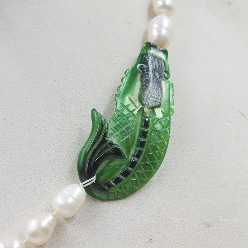 Натуральный культивированный белый жемчуг 7 мм/резная вручную ракушка. Женские