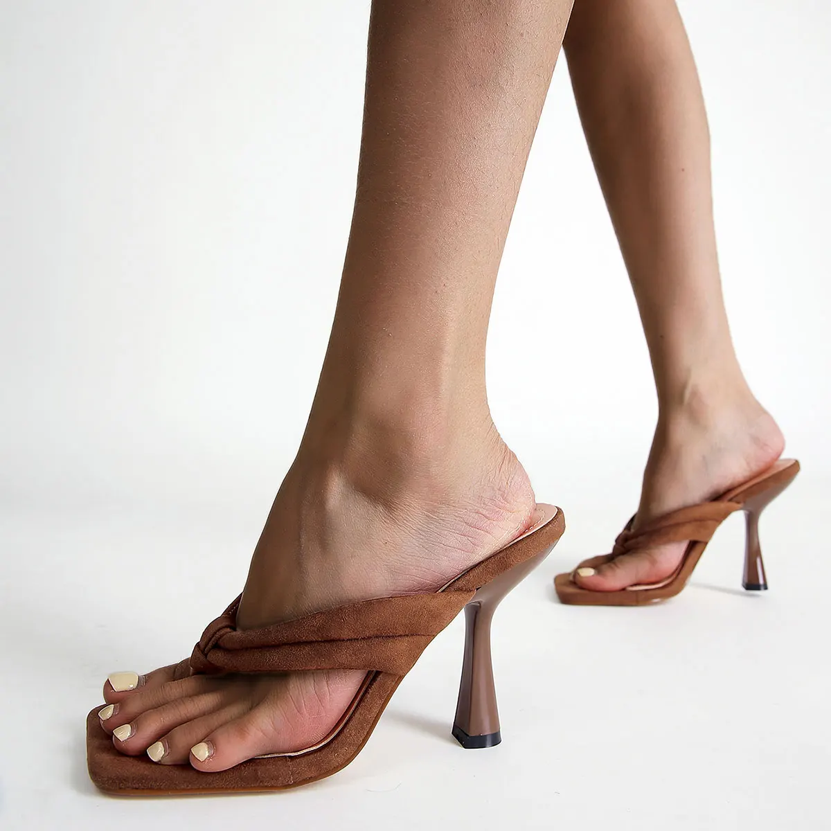 

New Square Toe Slippers 2021 Summer Outdoor Med Heel Beach Slides Ladies Slip On High Quality Square Toe Flip Flop Shoes