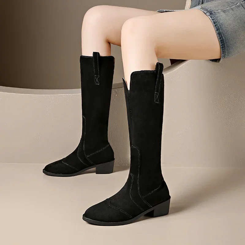 Новые зимние замшевые повседневные женские ботинки с острым носком и квадратным