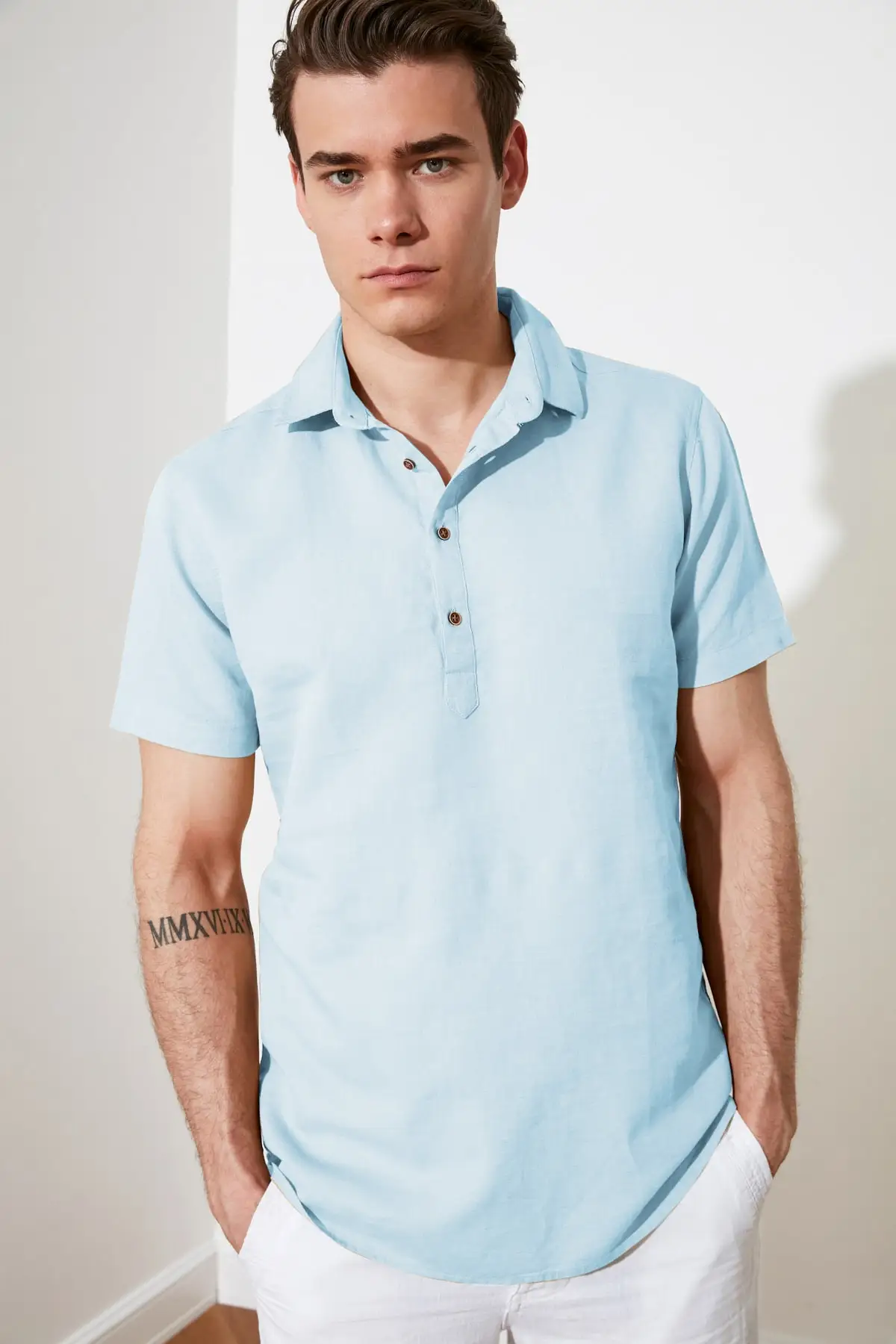 

Trendyol Men 'S Regular Fit Half Pat 100 Linen Shirt TMNSS21GO0582
