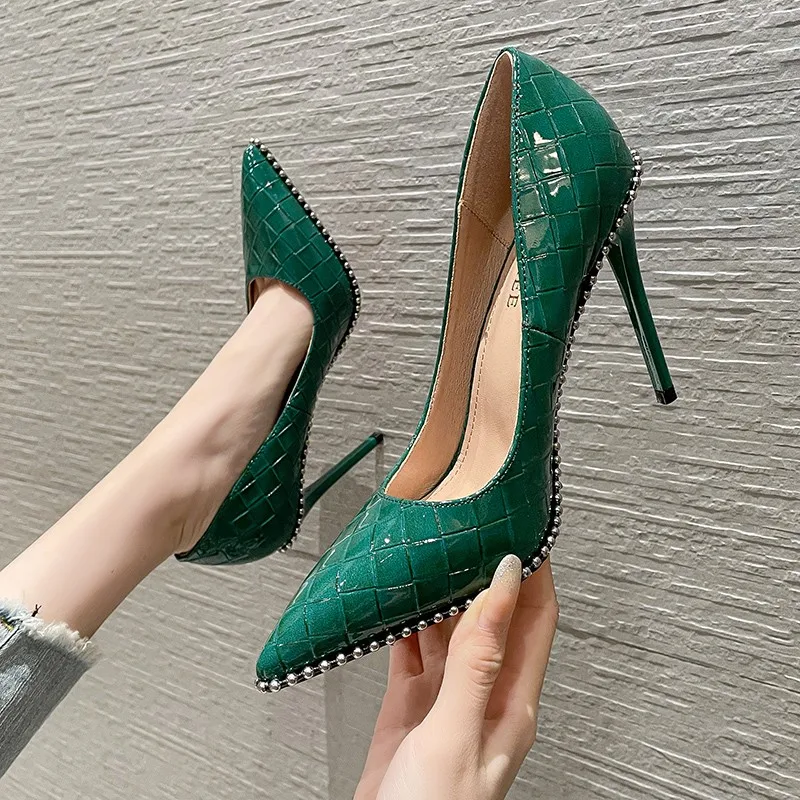 

Туфли-лодочки женские с заклепками, высокий каблук-шпилька, искусственная кожа, пикантные вечерние туфли-лодочки, большие каблуки, 2023