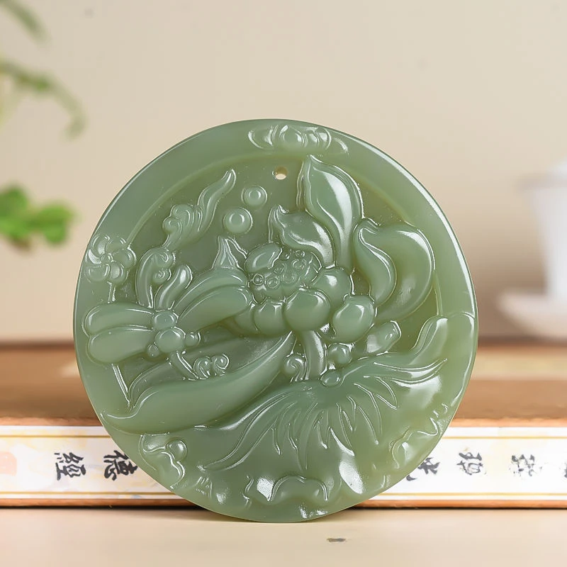 

Oil Blue Lotus Pendant for Men and Women's Butterfly Love Flower Exquisite Versatile Pendant