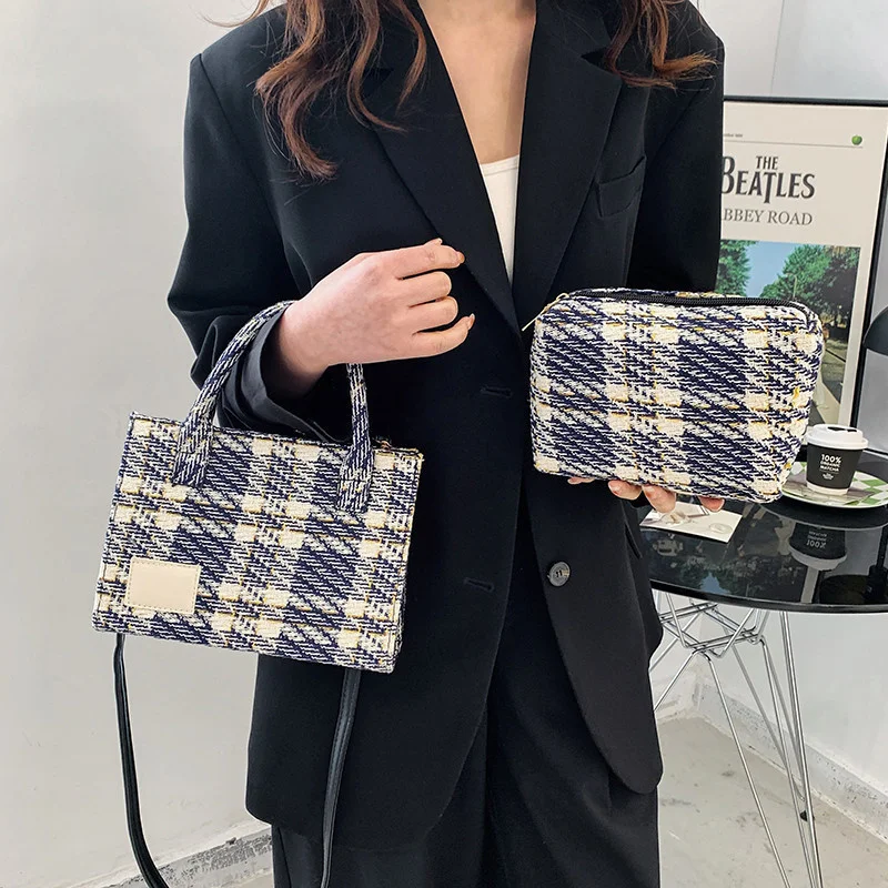 2022 spring new style Messenger Bag Fashion niche bag soft face Plaid canvas bag square portable bag single shoulder bag