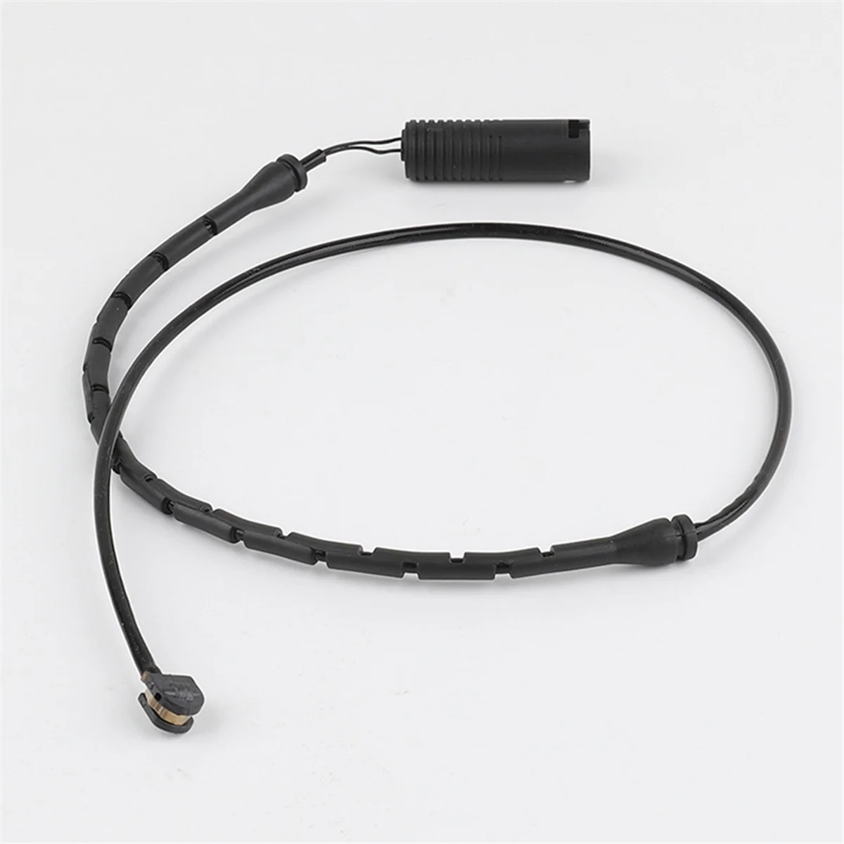 Передний мост автомобиля левый тормозной датчик износа тормозных колодок линия