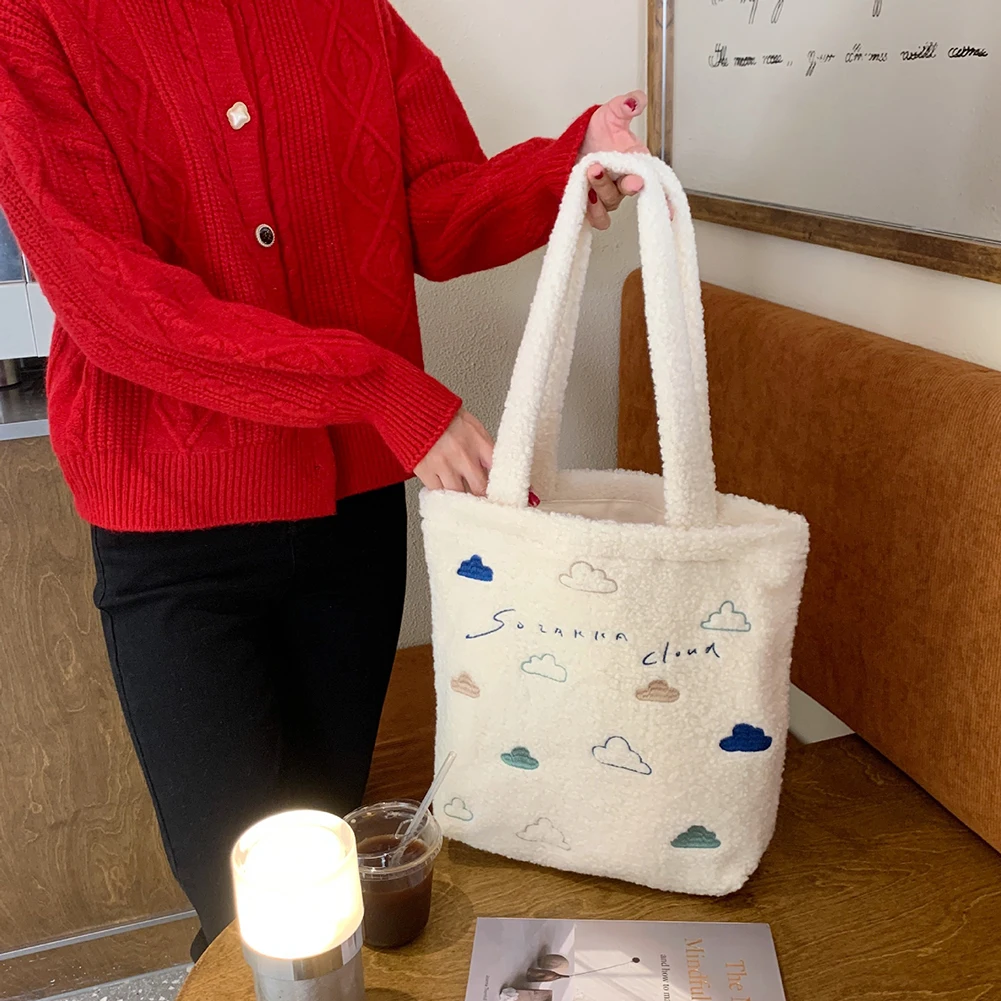 

Японский клатч-кошелек, мягкая пушистая Милая дамская сумочка для девушек, вместительная зимняя уличная дорожная сумка для книг с вышивкой ...