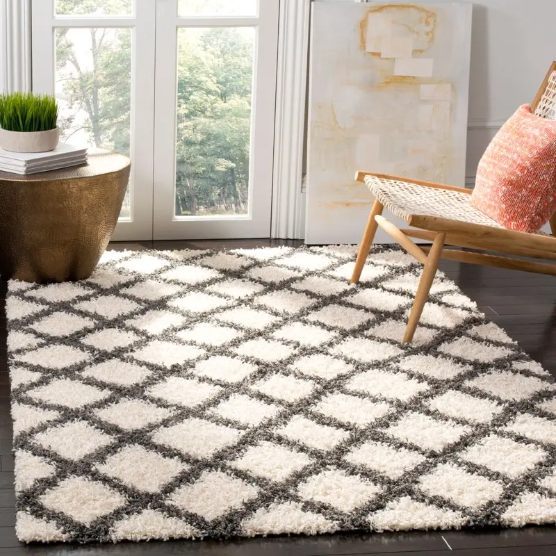 

Luxurious Geometric Ivory/Dark Grey Plush Shag Area Rug - Add Style and Comfort to Your Living Room: 3' x 5'.