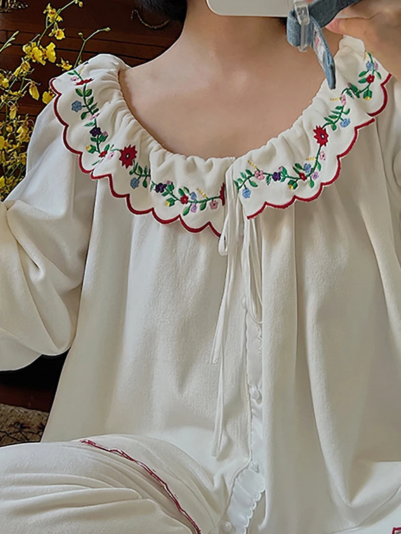 

Осенне-зимняя бархатная Пижама женская одежда французская Лолита с цветочной вышивкой одежда для сна принцессы милая девушка викторианская одежда для отдыха