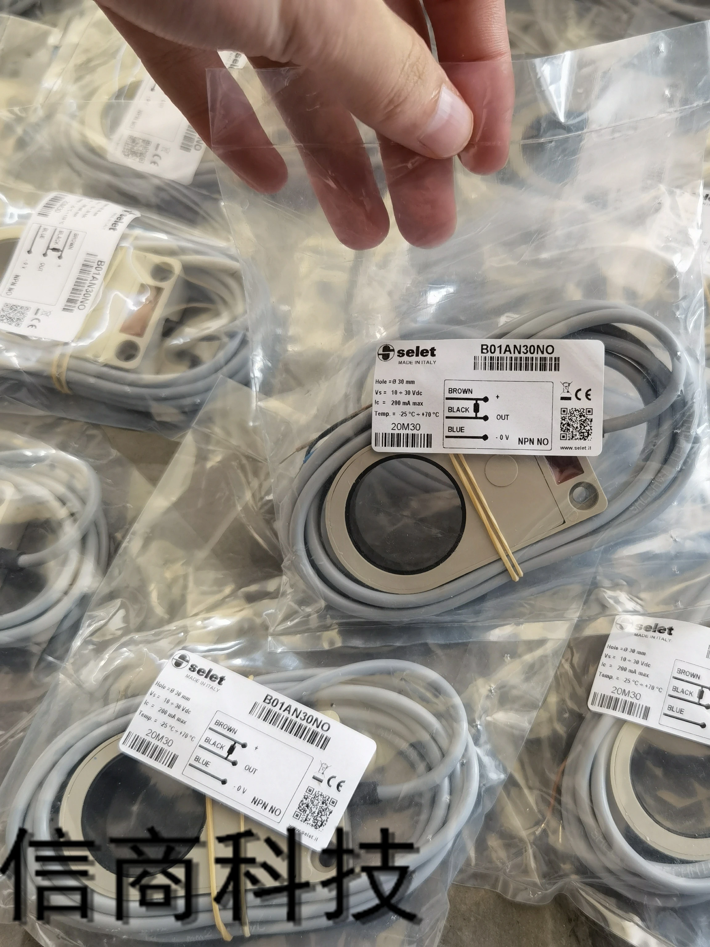 Итальянский датчик приближения SELET B02122POC5 новый оригинальный подлинный