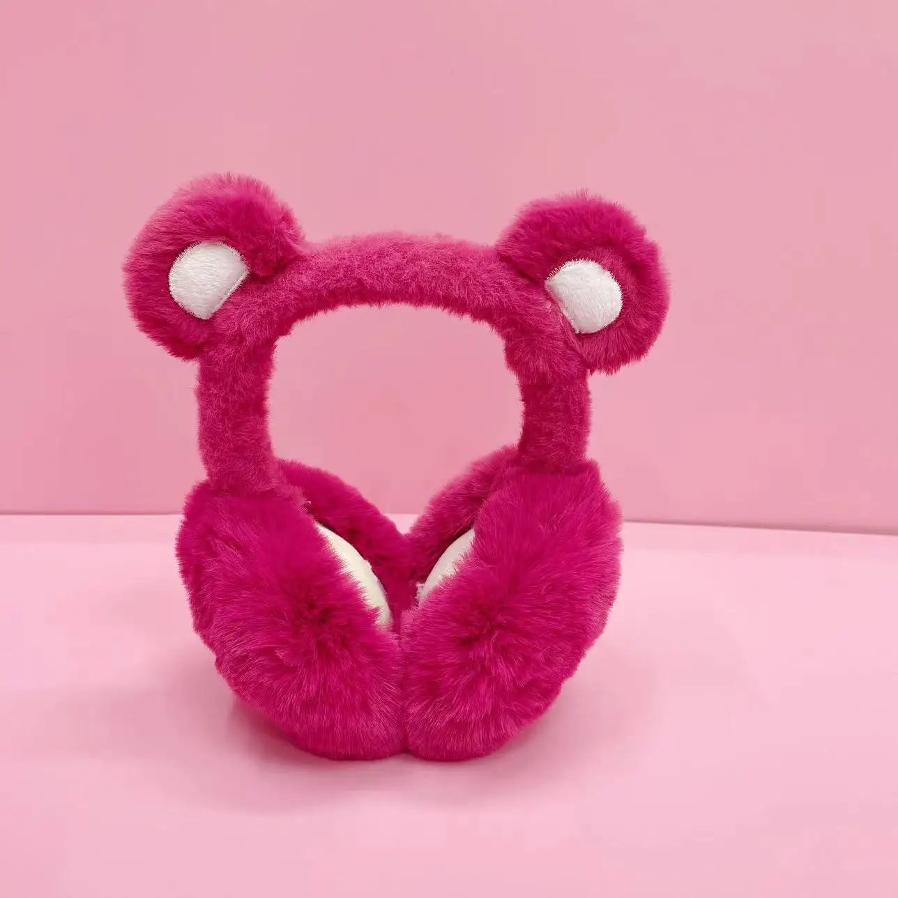 

Sanrio Cartoon Strawberry Bear Warm Earmuff Plush Toy Doll Ear Cover Plush Toys for Children Winter Keep Soft Stuffed Ear Warmer
