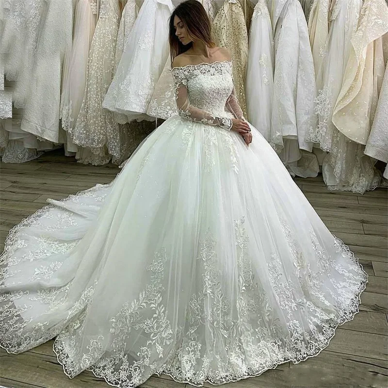 

Deluxe Elegant Princess Prom Dresses White Wedding Gowns Long Sleeve Lace Applique Sexy Off Shoulder Boat Neck Bridal Dress Plus