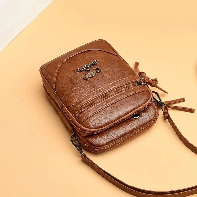 

2022 new women's messenger bag. Niche design does not collide with fashionable and simple small square bag. The single shoulder