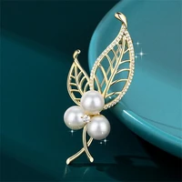 elegant leaf pearl flower brooch for women girls simulation pearls rhinestone moon star brooches pins corsage party wedding gift