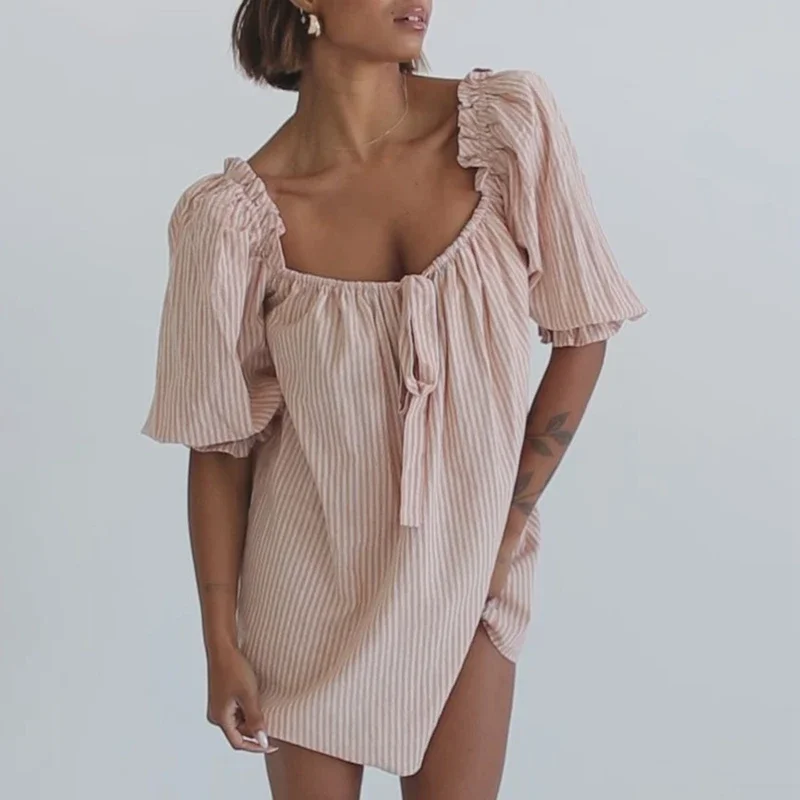 Платье-мини женское с квадратным вырезом пышными рукавами и принтом