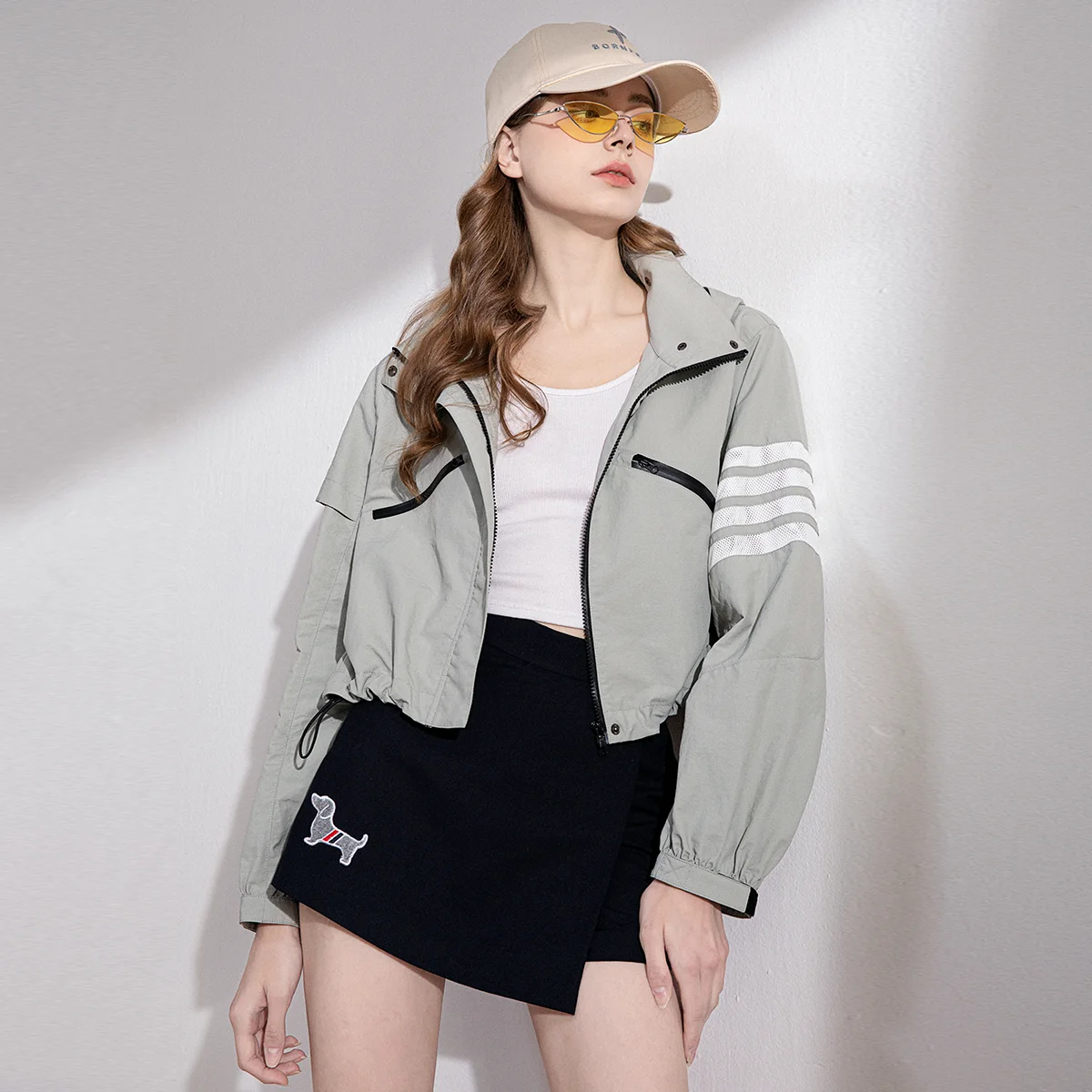 Женская демисезонная короткая куртка из искусственной кожи