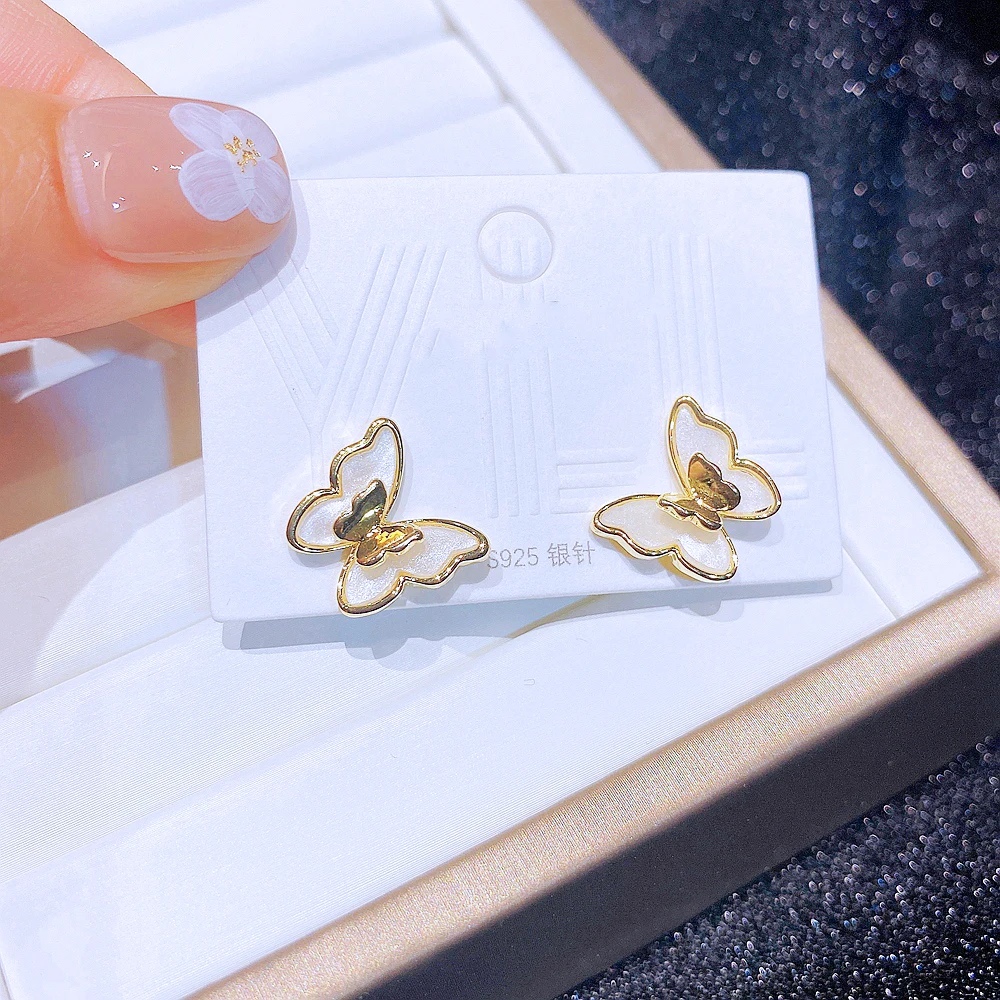 

Exquisite Butterfly Earrings for Women Gold Color Resin Shell Korean Fashion Stud Earrings Jewelry