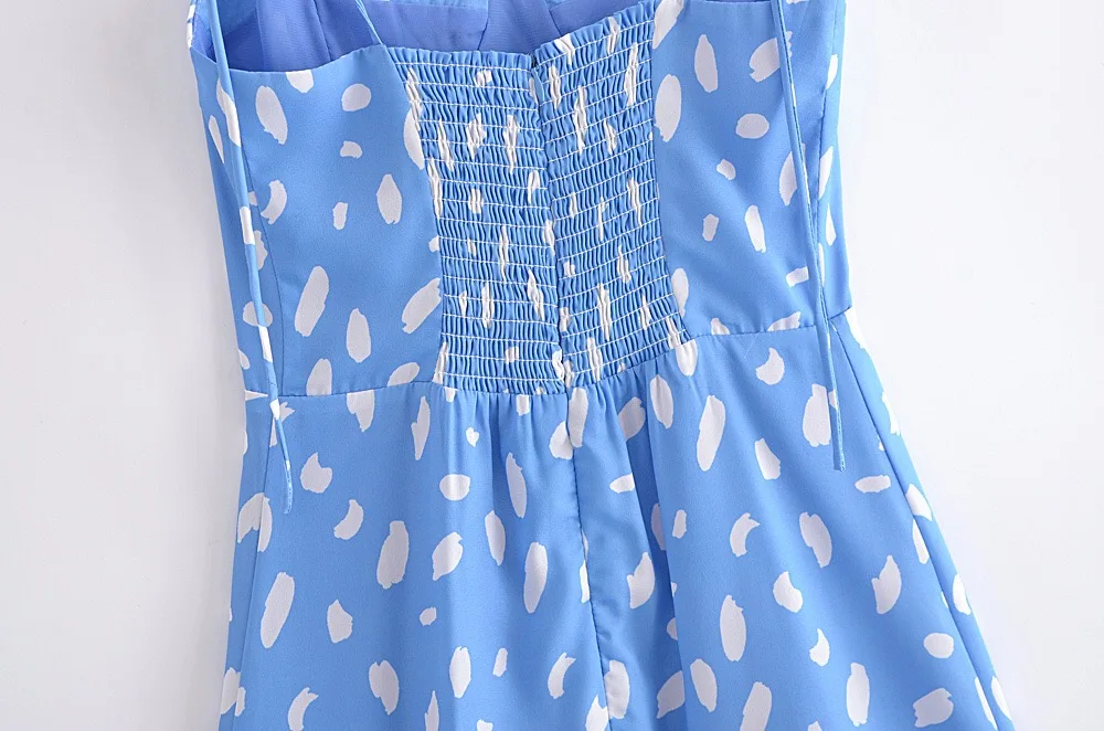 Женское платье на бретелях-спагетти голубое Бандажное в горошек с леопардовым