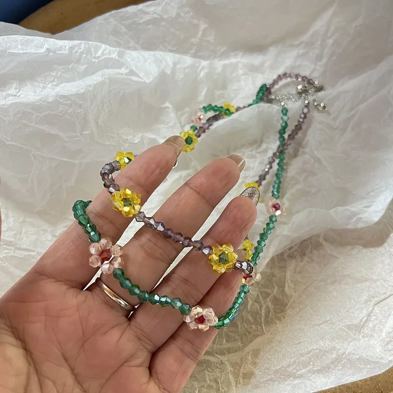 

Boho Korea Lovely Handmade Daisy Flowers Colorful Crystal Glass Beaded Charm Statement Short Choker Necklace Women Jewelry Gift
