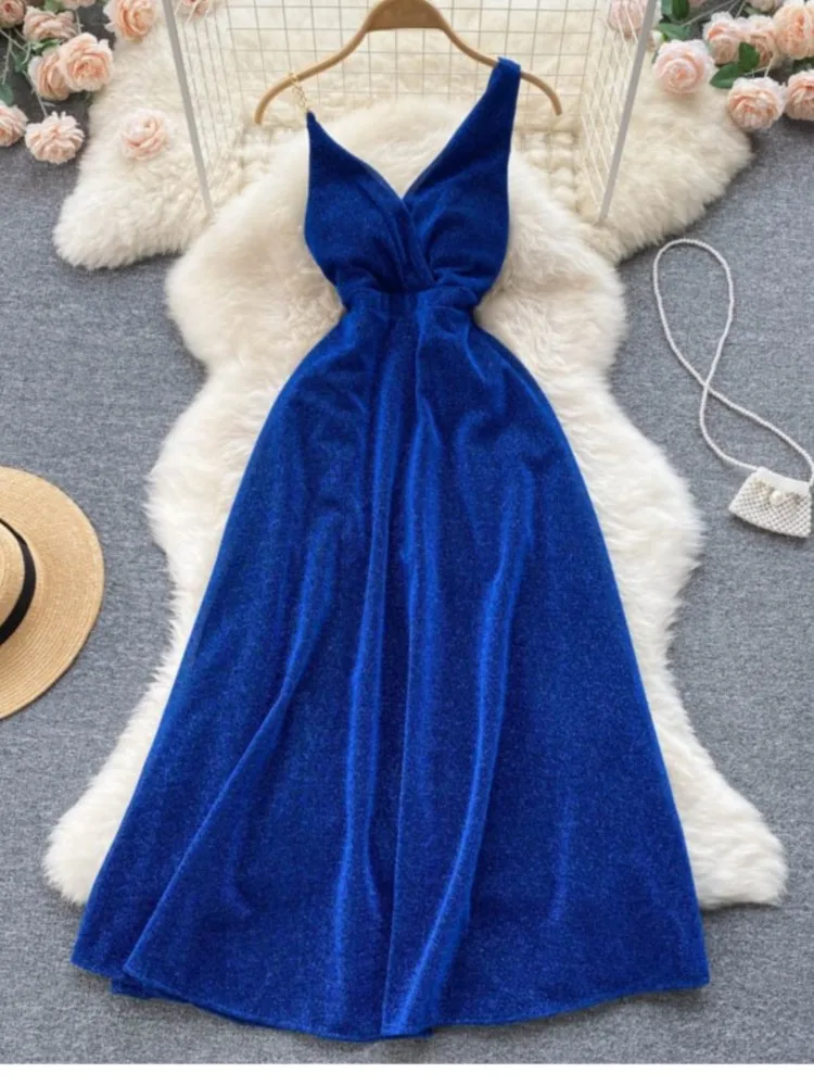 

Женское винтажное платье-миди с V-образным вырезом и цепочкой