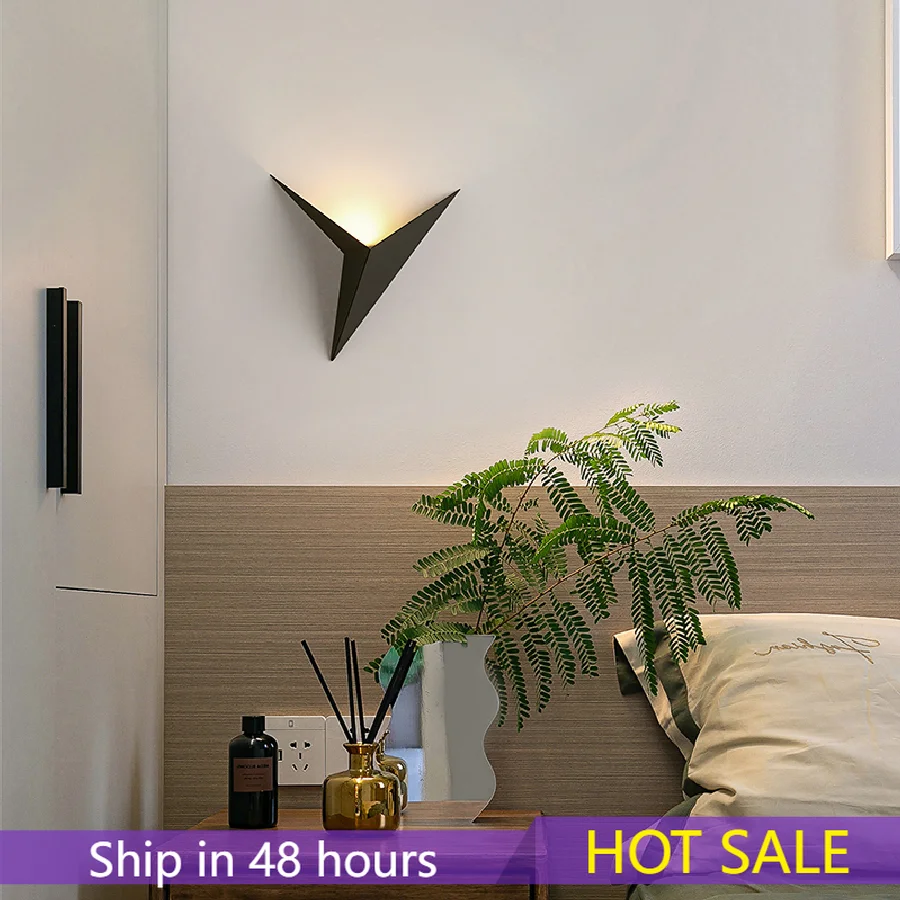 

Modern Minimalist Iron Wall Light Triangle Shape LED Sconce Nordic Indoor Background Decor Lamp For Living Room Bedroom Stair